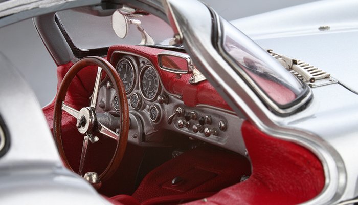 Автомодель СMC Mercedes-Benz 300 SLR Uhlenhaut Coupe 1955 Silver 1